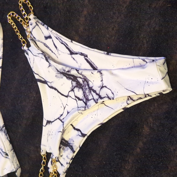 Super sexy marble bikini - Picture 3 of 11